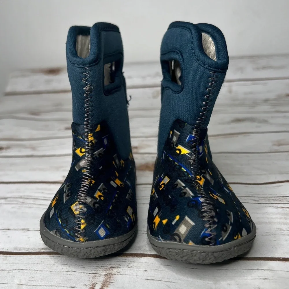 Bogs Boots Navy Blue Choo Choo Train Waterproof Faux Fur Size 6 Infants